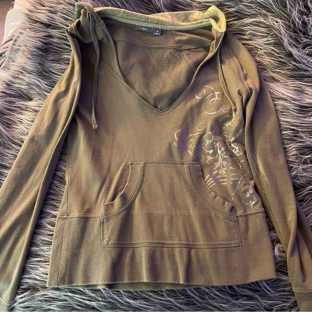 Army Green Embroidered Hoodie 🤎